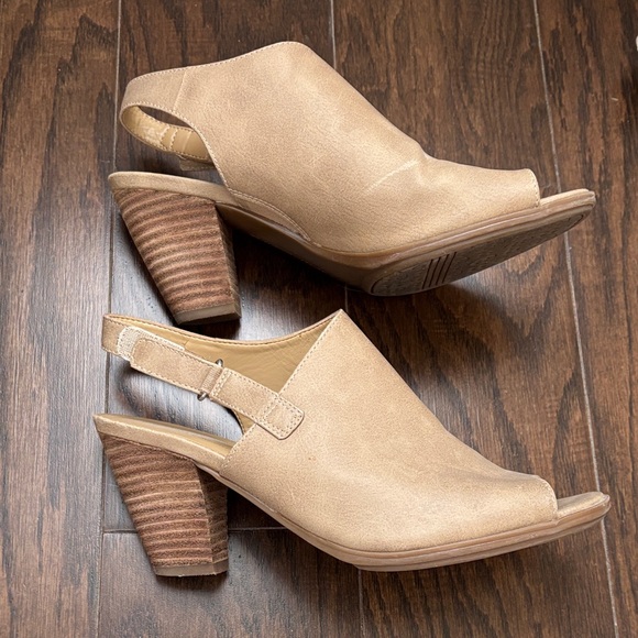 Naturalizer Tan Peep-Toe Slingback Mules - Picture 2 of 7